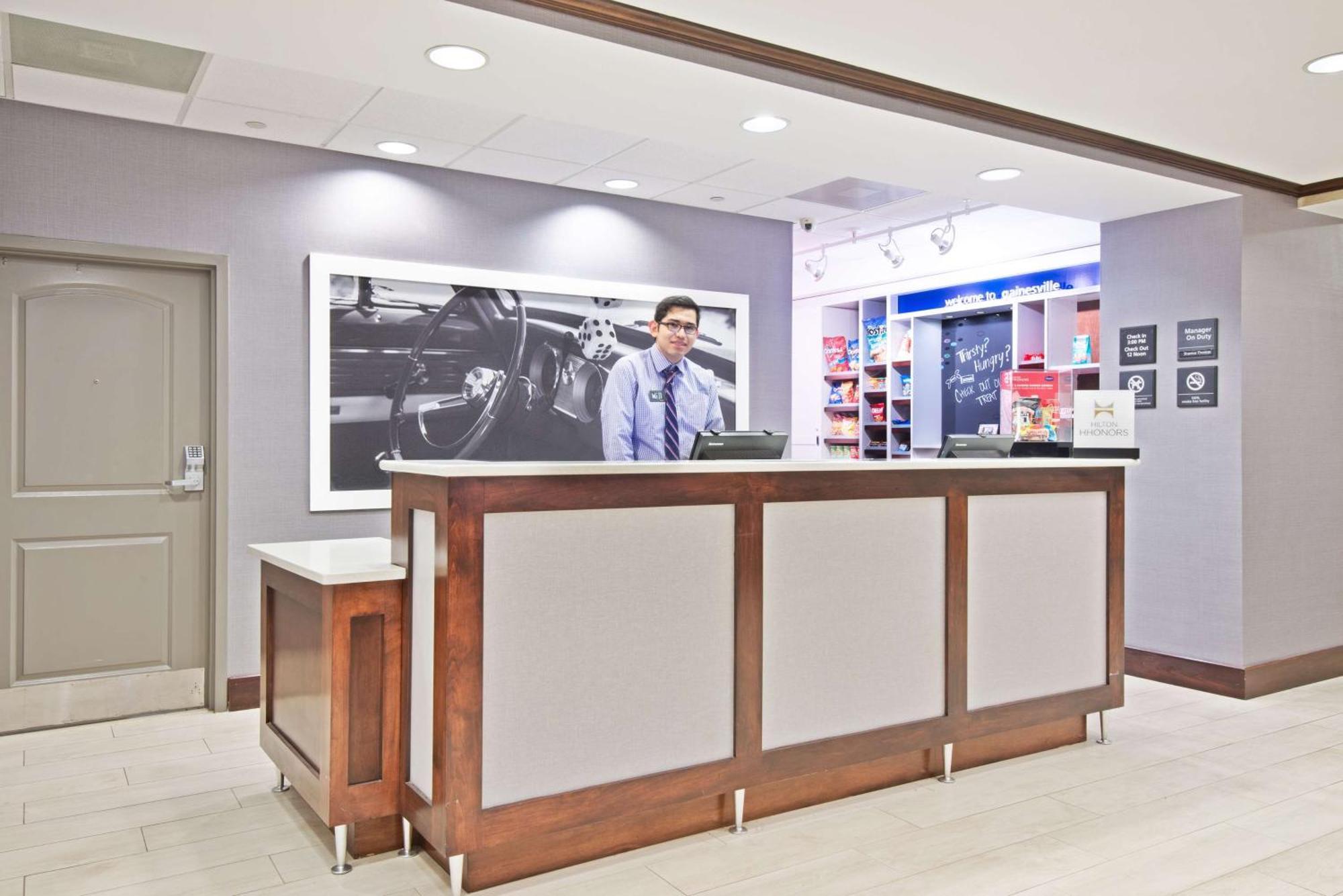 Hampton Inn Gainesville-Haymarket Extérieur photo